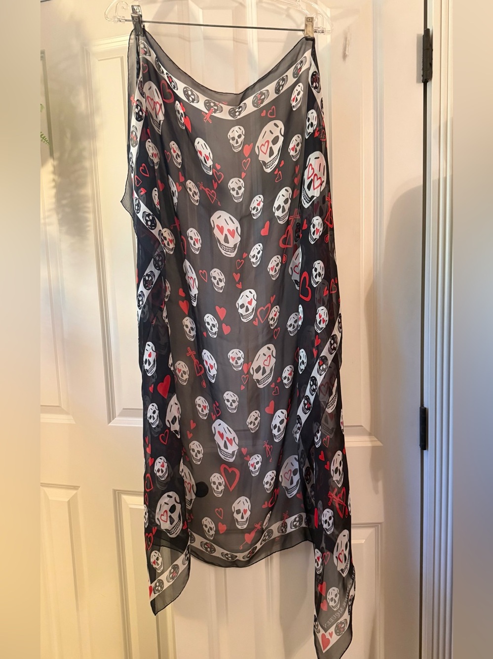 Gorgeous Alexander McQueen logo chiffon silk scarf - Picture 11 of 13